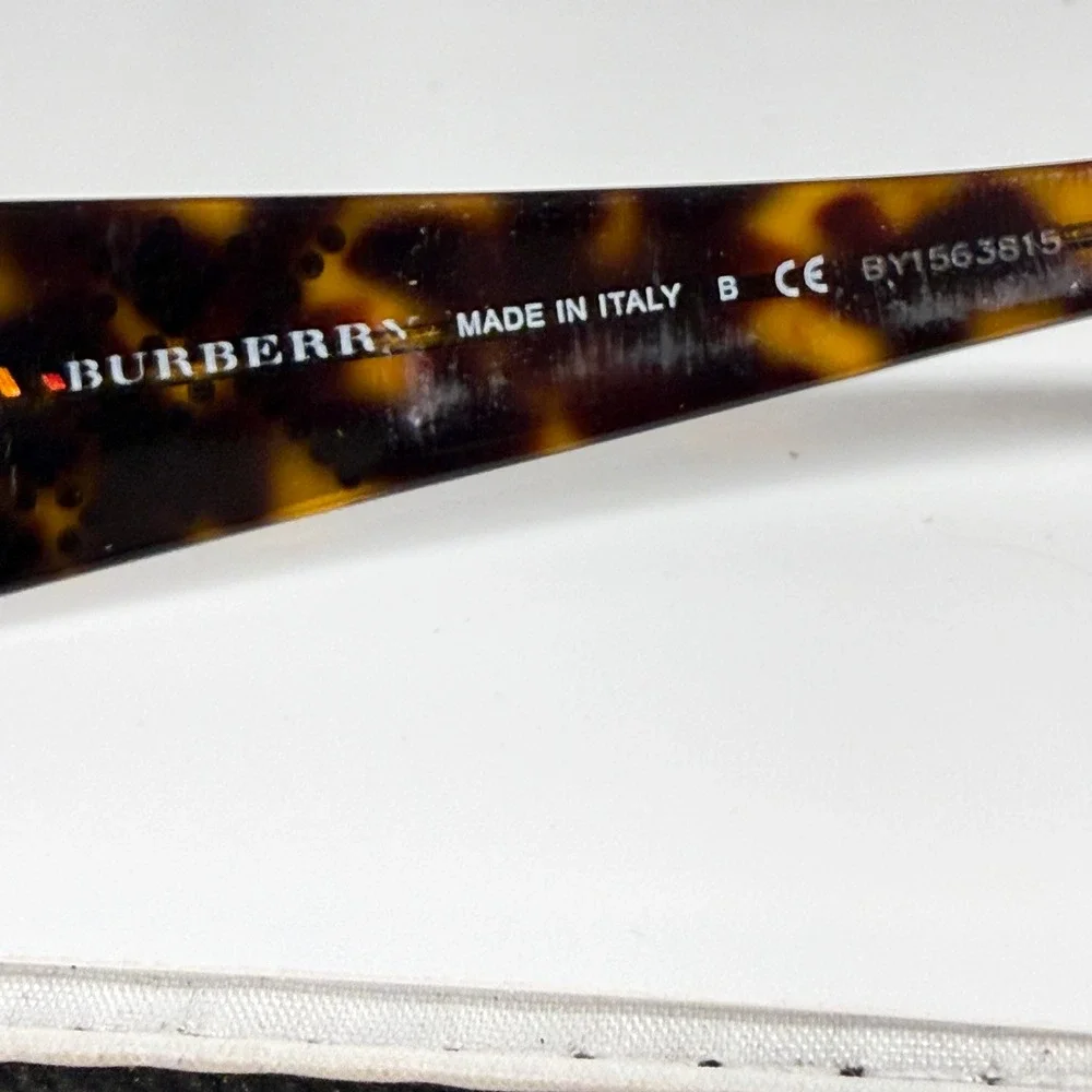 Burberry ***please read***